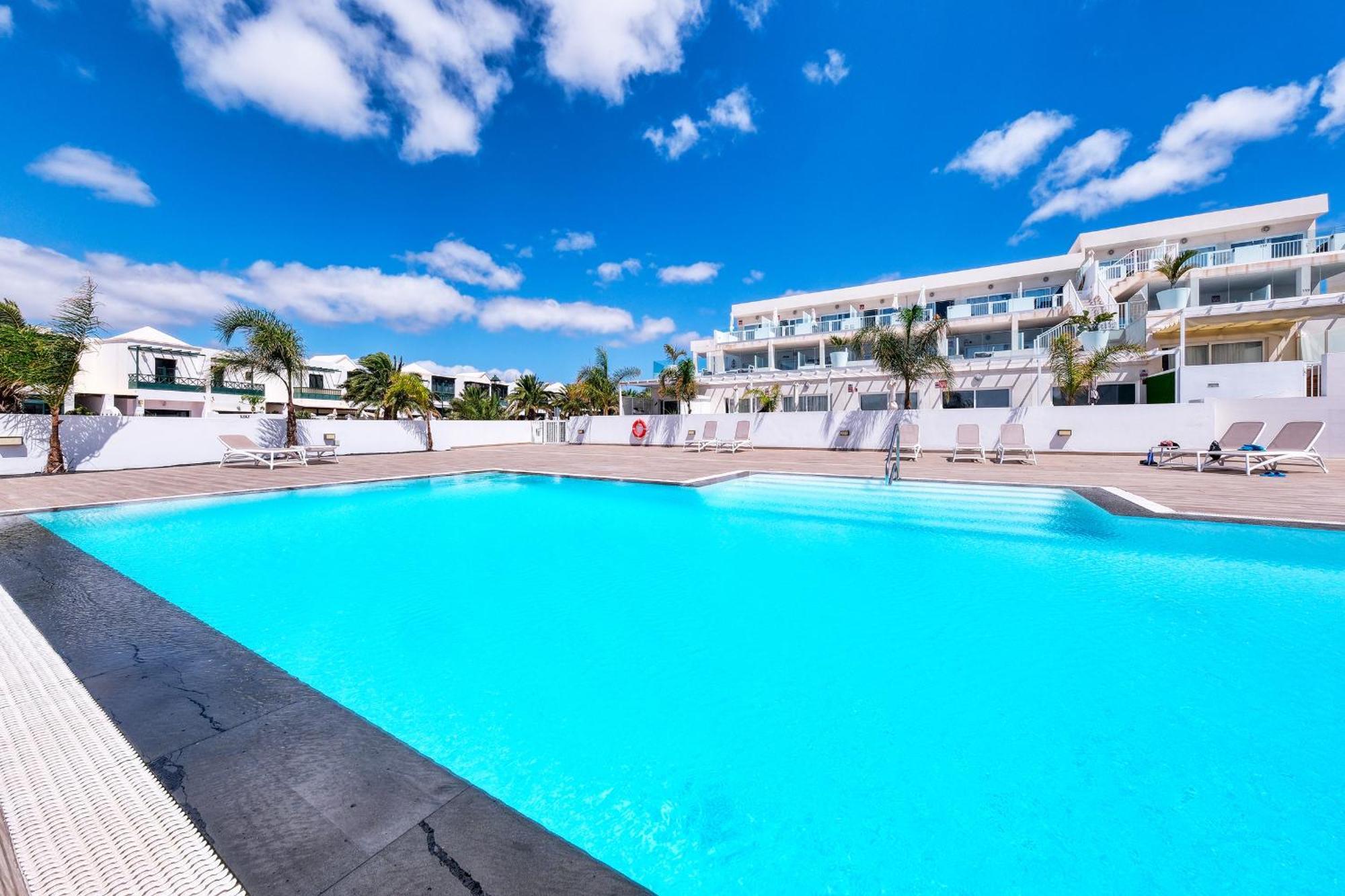 Luminosa Vivienda Vacacional Con Vista A La Piscina Коста Тегисе Екстериор снимка